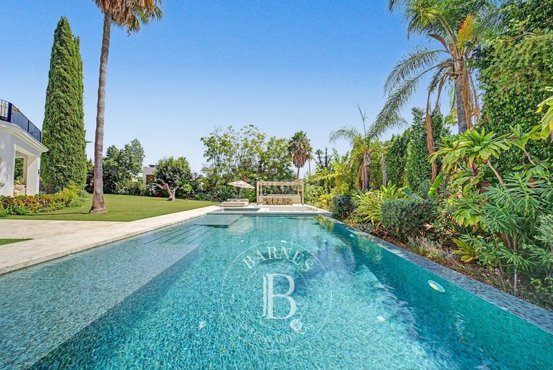 Foto b3c46342-1fb2-47ad-886f-b4cfcbd74f4b. Casa amb calefacció piscina a Las Brisas Marbella
