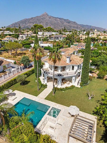Foto e56c1a1d-0025-42d8-bd4e-8515875ff9e6. Casa amb calefacció piscina a Las Brisas Marbella