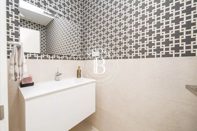 Foto 1026667a-9331-4380-8b18-c5b892a67f63. Piso en Almagro Madrid