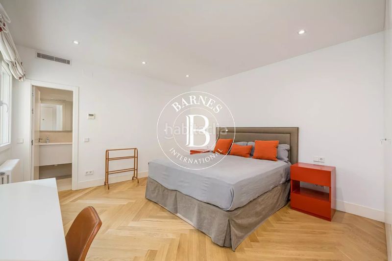 Foto 8a76b66b-e131-465d-b6b4-a0767e42a0c0. Piso en Almagro Madrid