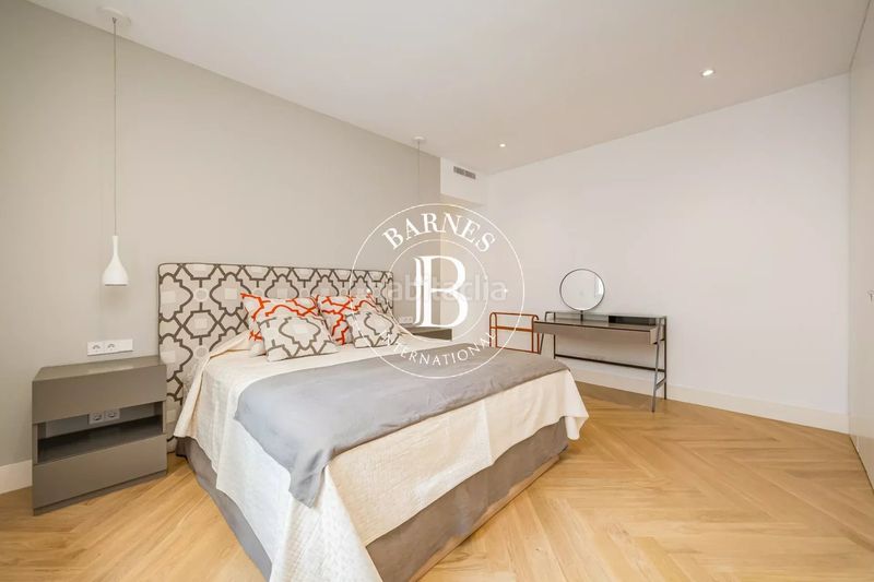 Foto a1e2bf20-9291-4ee2-8616-070cf50bf31b. Piso en Almagro Madrid