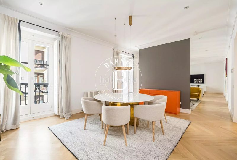 Foto bd7831be-84c9-44d4-82aa-3f608113d435. Piso en Almagro Madrid