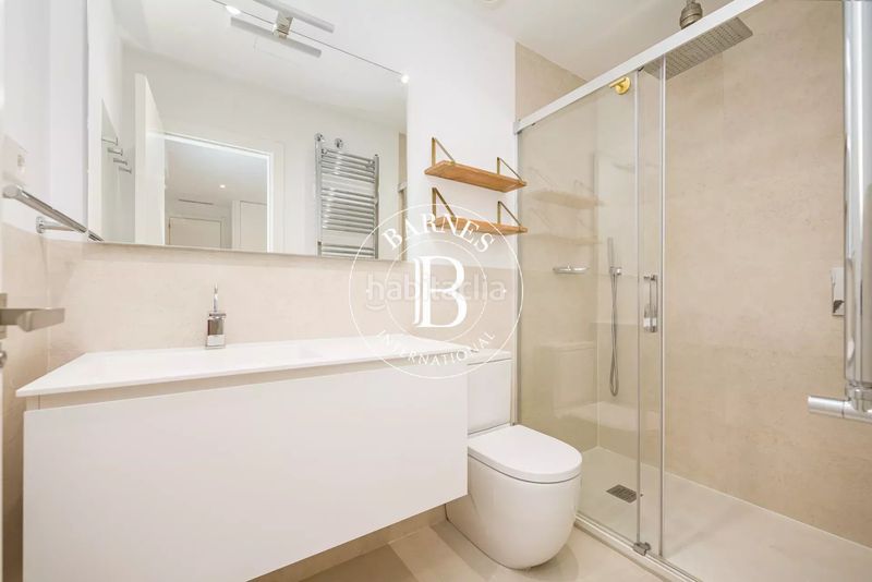 Foto d4b04e9c-1a84-46ec-a964-89325009b97f. Piso en Almagro Madrid
