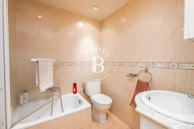 Foto afbe8f4d-4f42-4e7c-a399-2b384e79750f. Local comercial a Recoletos Madrid