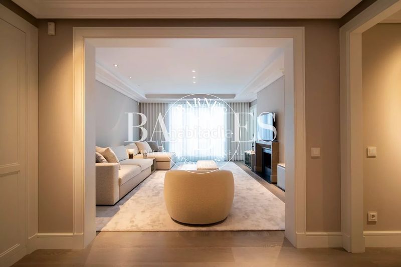 Foto 9fecf062-c4e2-4591-8c7a-4c5ed571ee0a. Rent flat with heating parking pool in Sol Madrid