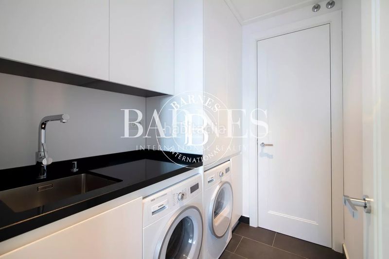 Foto f0b0be83-8ab3-43c2-936d-55dfc410e2bd. Rent flat with heating parking pool in Sol Madrid
