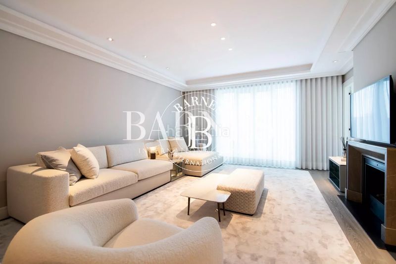 Foto f301d41d-3110-4fea-9f66-bf2912e6c46e. Rent flat with heating parking pool in Sol Madrid
