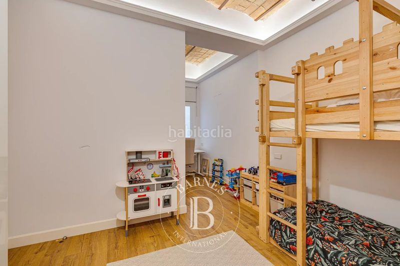 Foto 1d0bddf0-ae35-40e0-8d3e-fee7a6639d82. Piso en Dreta de l´Eixample Barcelona