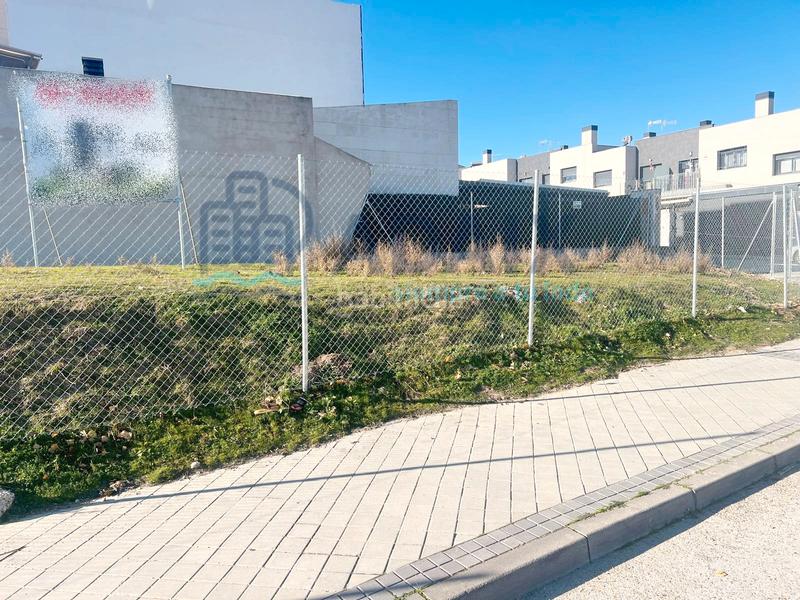 Foto e2000f9f-538f-4c9b-aba9-7fb97c9f20b7. Terreno residencial en calle de zurbarán 11 en La Cárcaba-El Encinar-Montemolinos Arroyomolinos