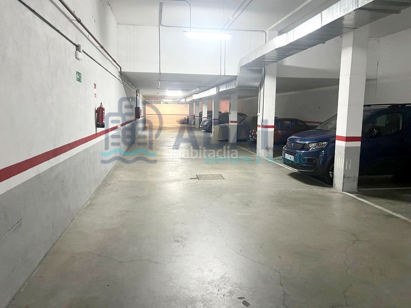 Foto 130bbf8e-090b-4d1b-86fe-4da36a2f2630. Miete autoparkplatz in calle de extremadura 13 in Arroyomolinos