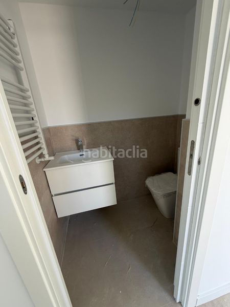 Foto b998ac97-11ee-4d10-8c0a-bc3a4f36ca15. Casa aparellada amb aparcament piscina a Quijorna