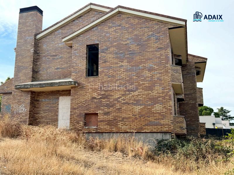 Foto 0d52f0d6-580f-408e-a85e-948449650b5b. Casa pareada en Quijorna