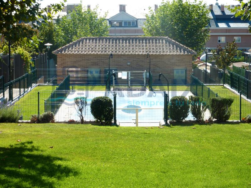 Foto 82dc5bb0-4f0e-40b3-b15b-a9d63ba46ace. Reihenhaus mit kamin pool in Zona El Caño Arroyomolinos