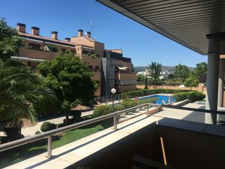 Piso en El Cantizal. Un apartamento funcional, una urbanización bien gestionada y una
