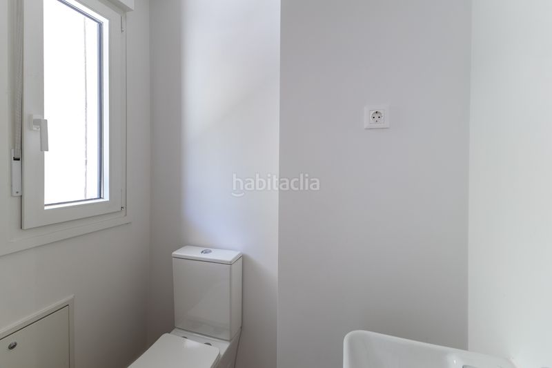 Foto 00b0ff68-feea-46aa-9485-0ce46a51bb57. Casa adossada amb aparcament piscina a Centro Villanueva del Pardillo