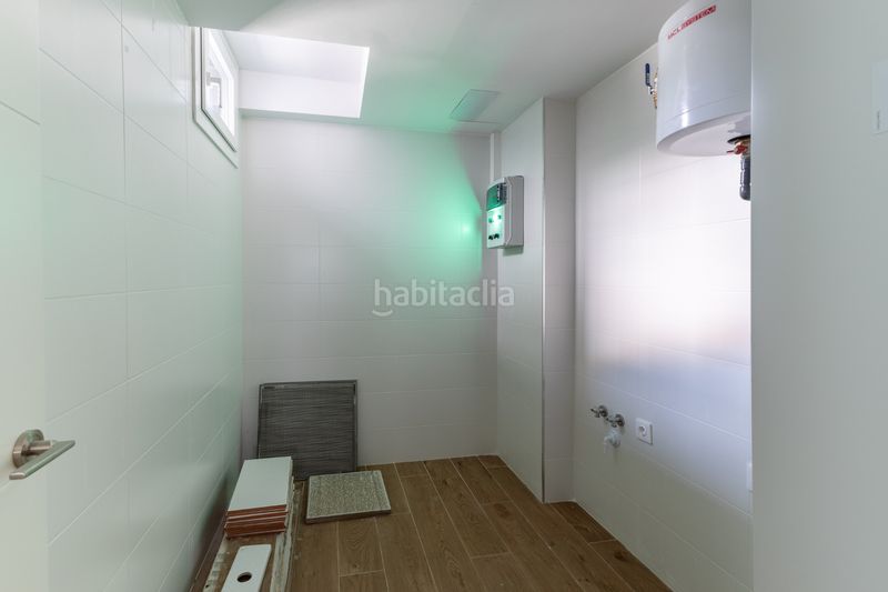 Foto dc4ecba7-9fb9-4f78-8672-b66b8f7729aa. Casa adossada amb aparcament piscina a Centro Villanueva del Pardillo
