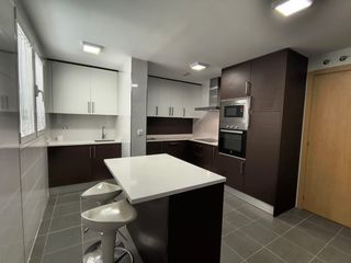Lloguer Planta baixa  Calle del mirto. Alvaria alquila magnífico bajo con terraza de 22m2 en la marazue