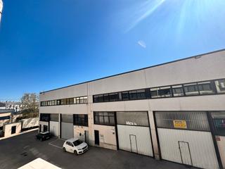 Industrial building  Avenida de los pirineos. Nave industrial con muy buena ubicacin y licencia de taller