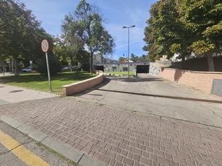 Aparcament cotxe a Calle del fuego 65. Plaza de garaje en buena zona de alcobendas