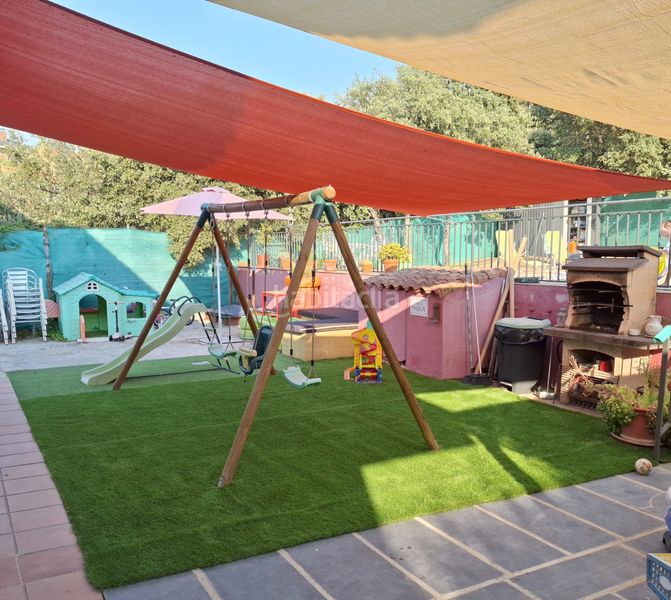 Foto 84cbaed6-d9a1-4473-939c-f86e13bd49ee. Chalet en calle benavente 336 en Casar (El)