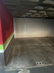 Aparcament cotxe  Calle de pablo picasso. Plaza de garaje amplia y cómoda en zona céntrica