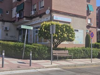 Lloguer Local Comercial  Calle de la constitución. Fantastico local a pie de calle