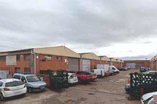 Nau industrial en Altos del Olivar-El Caracol. Disponibilidad inmediata  y economica