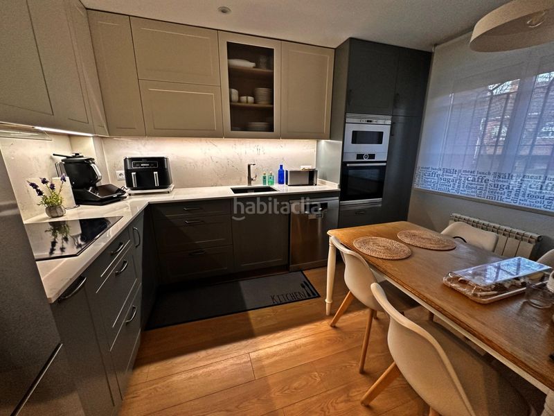 Foto 0f0a0088-928e-4ba6-9a4e-fc72265f2b73. Casa adossada amb calefacció aparcament piscina a Valdemoro