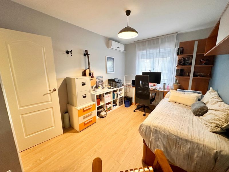 Foto 641a02ab-7a85-4f16-bb3d-78734ec99e81. Casa adossada amb calefacció aparcament piscina a Valdemoro