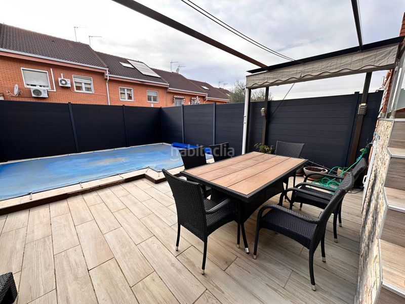 Foto a1cc70eb-2636-4b20-837d-b48a4b4639ce. Casa adossada amb calefacció aparcament piscina a Valdemoro