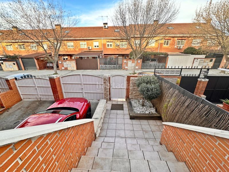 Foto b5b953c5-b3ad-4e68-88d9-dfa120739f99. Casa adossada amb calefacció aparcament piscina a Valdemoro