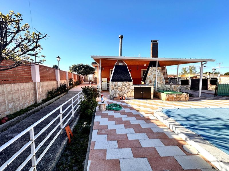 Foto 46bd49b8-7d01-484c-9a97-ae1fac9ced7d. Xalet amb calefacció aparcament piscina a Escalona