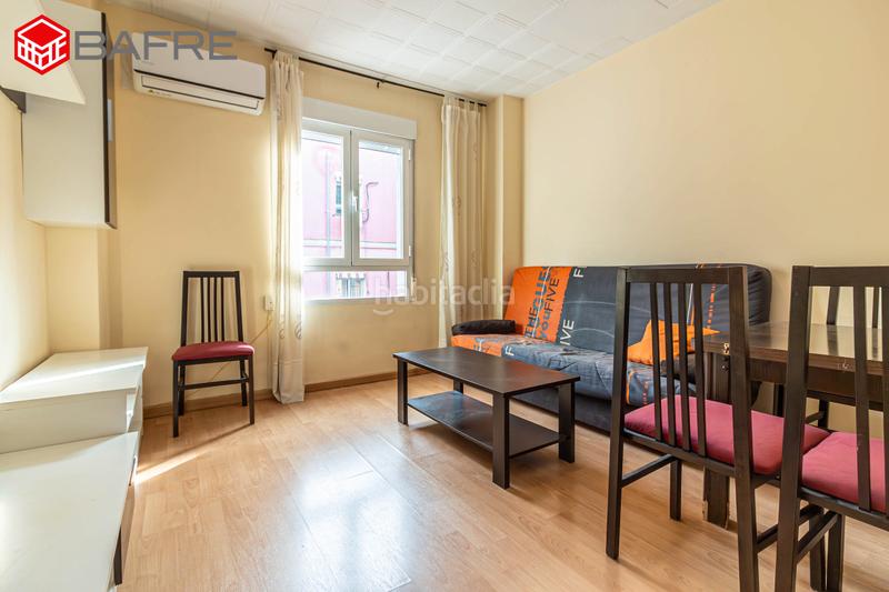 Foto 70bbf522-5f89-4657-8cc4-e0e2c8517dd7. Edificio in Almendrales Madrid