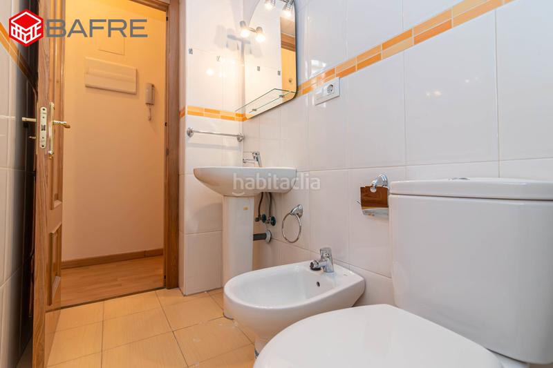 Foto 9423230a-860b-4315-a484-250d677a77d4. Edifici a Almendrales Madrid