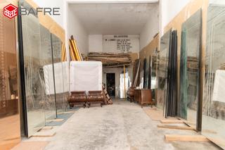 Local Comercial en Calle de Elvira Barrios