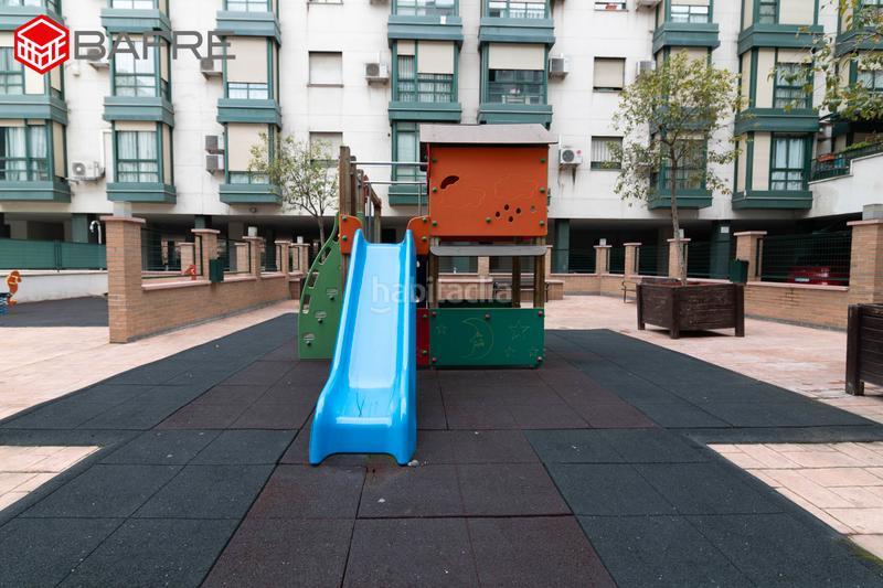 Foto b9a08229-75d4-43f7-a6ad-ef275e52c836. Flat with heating parking pool in San Fermín Madrid