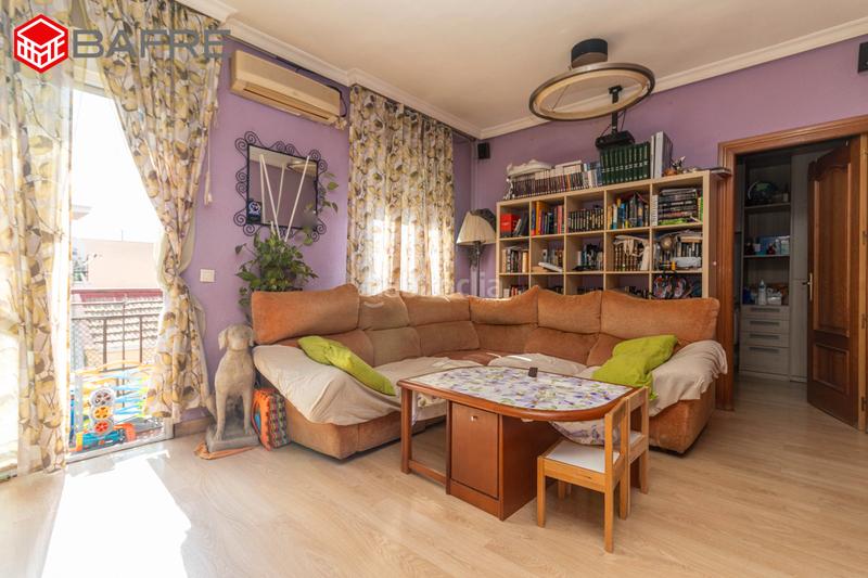 Foto bea35cdb-4dee-4549-9371-2f68c6cfe1e5. Piso en Almendrales Madrid