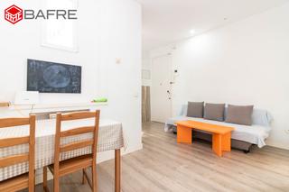 Etagenwohnung in Calle de Sánchez Barcáiztegui