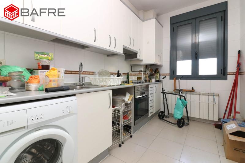 Foto ec2a6a4f-1d12-4d58-aa85-97b25d2d20aa. Flat with heating parking pool in San Isidro Getafe