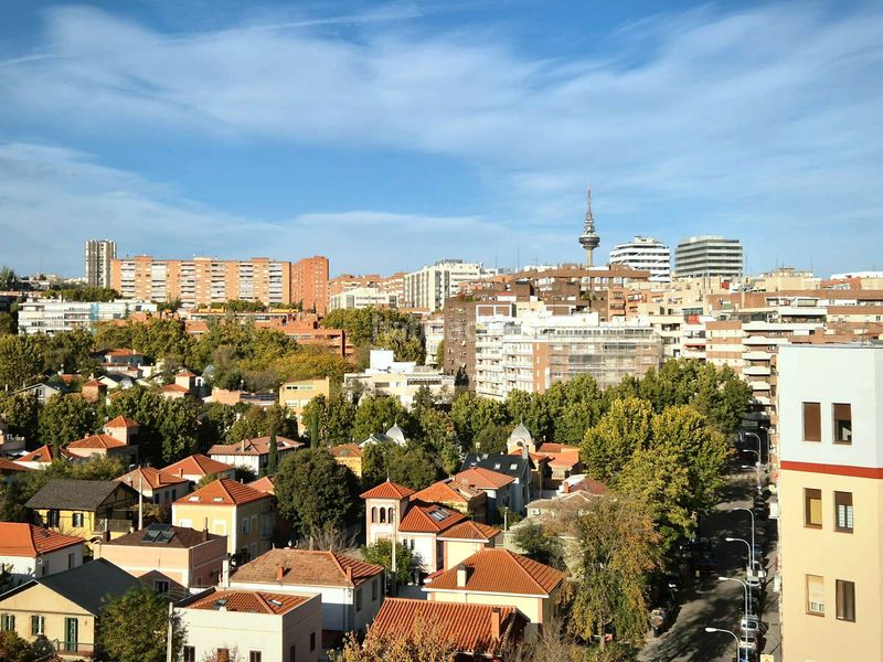Foto c0561eda-44e5-4166-a323-54f06724db26. Attique avec chauffage parking dans Pacífico Madrid