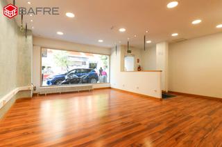 Local Comercial en Calle de Modesto Lafuente