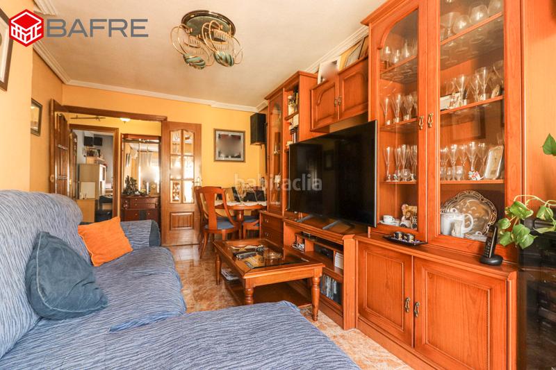 Foto df2544f8-8572-435c-b346-de21edb8f1d2. Piso en Almendrales Madrid