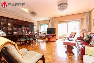 Flat in Calle de la Poeta Ángela Figuera