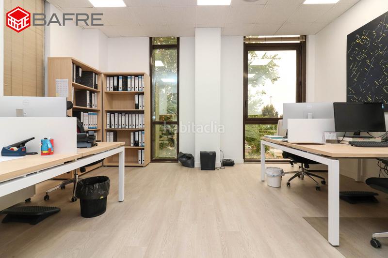 Foto 145c9af8-d274-416b-a9ab-2a1e4da1404e. Bureau avec parking dans Costillares Madrid