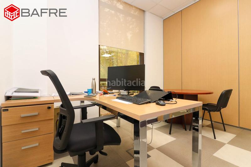 Foto 2c6ac6de-25ed-44fa-ad9e-d51f0626f207. Bureau avec parking dans Costillares Madrid