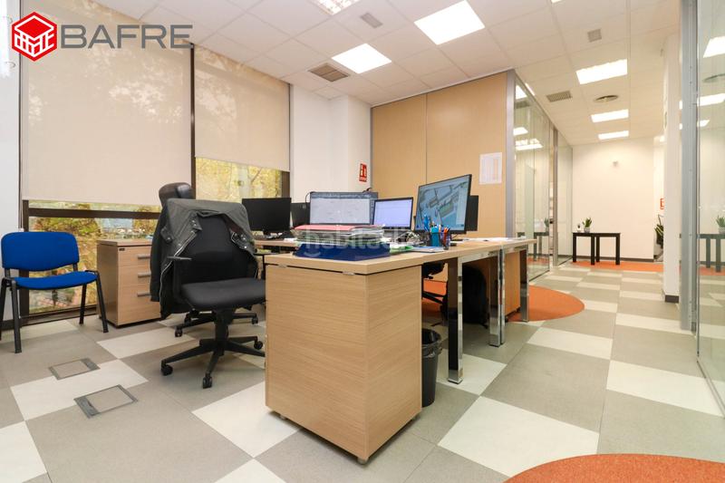 Foto 3049fb8e-8a9b-46e3-8479-13db5b3336a7. Bureau avec parking dans Costillares Madrid