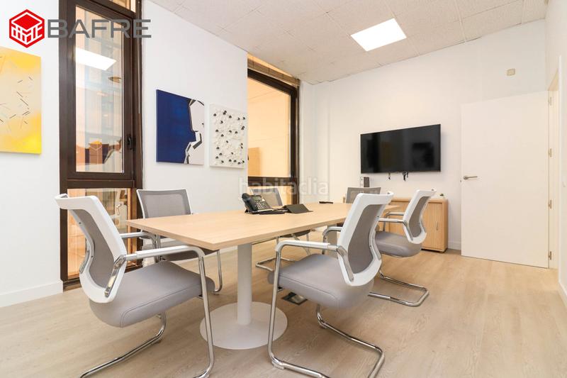 Foto 4b2549e1-bae1-4d67-abae-d8082f8d387a. Bureau avec parking dans Costillares Madrid