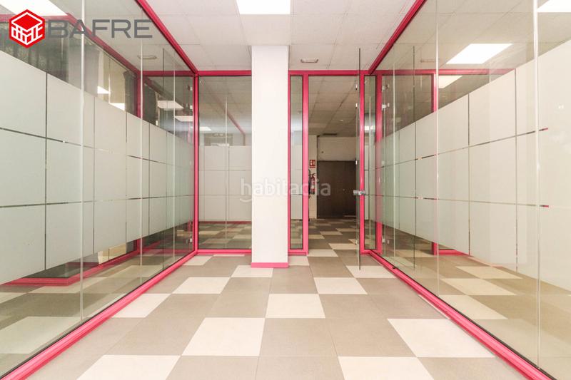Foto 4cd00fc3-70ba-4ba2-ae78-db1f9f6009c2. Bureau avec parking dans Costillares Madrid