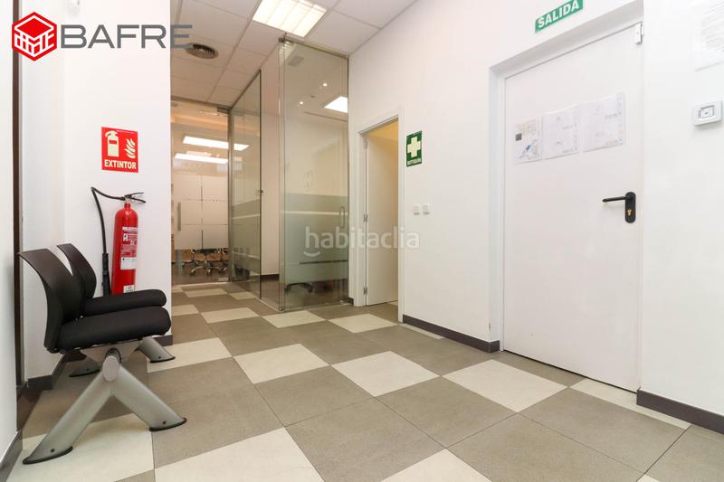 Foto ca5d293d-0e48-461b-99ee-d3e0d17bcfe2. Bureau avec parking dans Costillares Madrid