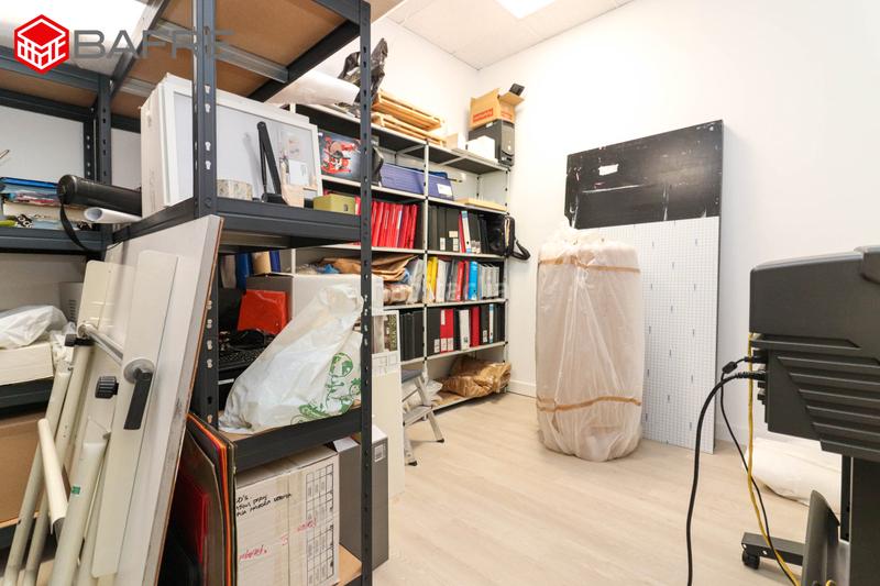 Foto dba5dedb-0192-431a-bc04-2de83e947ecc. Office space with parking in Costillares Madrid